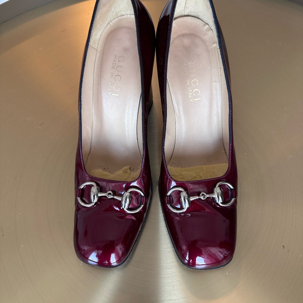 Gucci Red Leather Heels with Sophisticated Design